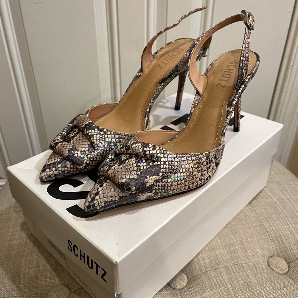 Schutz Karla snakeskin slingback heels size 8.5